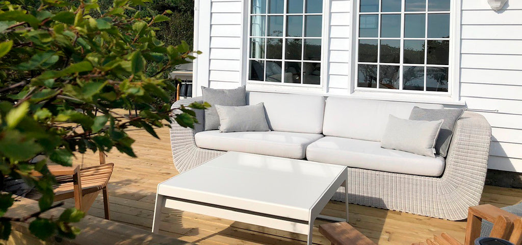 Comfortable outdoor lounge sofa 